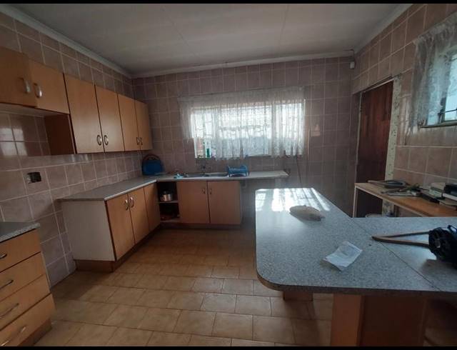 5 BEDROOM HOUSE FOR SALE IN LAUDIUM